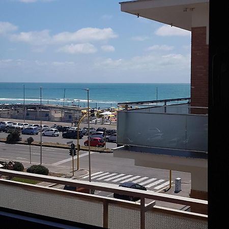 Sea View Apartment Lido di Ostia Bagian luar foto