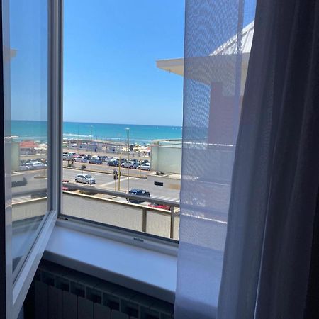Sea View Apartment Lido di Ostia Bagian luar foto