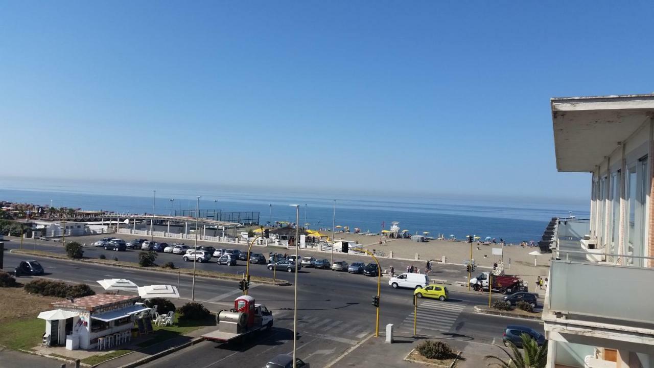 Sea View Apartment Lido di Ostia Bagian luar foto